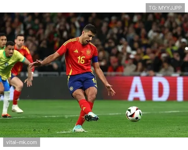 罗德里:低调中场核心的战术角色解析