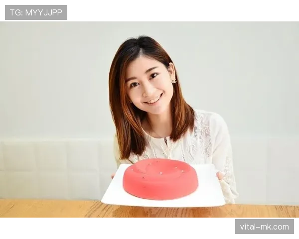 刘洋训练间隙偷偷刷剧，冠军的另一面居然这么接地气？