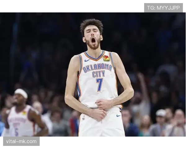 切特·霍姆格伦挡拆吸引防守拉开空间 提升球队无球得分效率