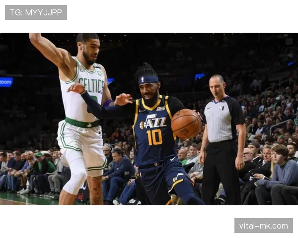 哈利伯顿靠挡拆组织制造错位，较上季提高队友三分效率